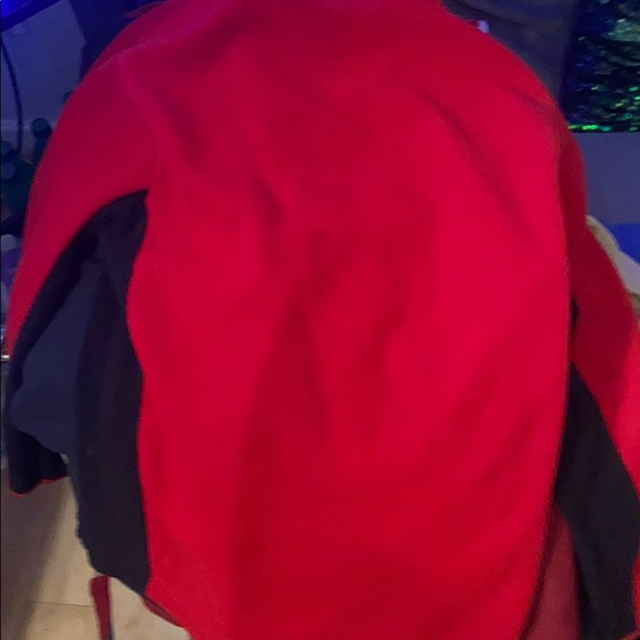 Red jacket - Picture 2 of 3
